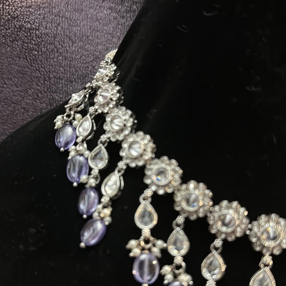 Elegant Silver Floral Necklace Set - Picture 3 of 4